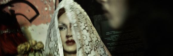 Simon Chang: Dolina lutk (Dolls of the Valley)