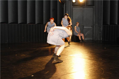 Rodin II, namestitev s performansom