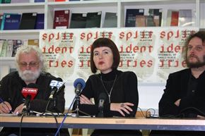 Evropski trienale male plastike 2010. Deljene identitete: Objekti na meji med umetnostjo in dizajnom