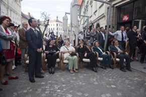 Huiqin Wang: Prepletena pot - razstava v Mestni galeriji Ljubljana