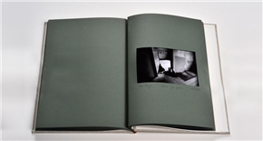 Iz fotografske zbirke Moderne galerije: fotografski albumi in avtorske fotografske knjige