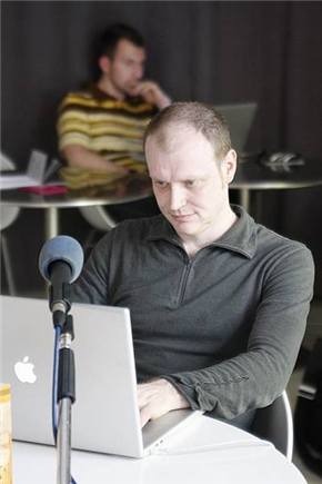 Jonathan Barnbrook: COLLATERAL DAMAGE / POSTRANSKA ŠKODA, razstava