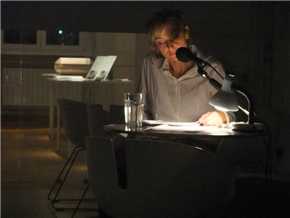 Nataša Skušek in Aleksandra Saška Gruden: PREspraševanja (performans)