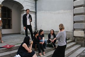 Prodajna razstava / oblikovalki Polona Poklukar in Mira Strnad