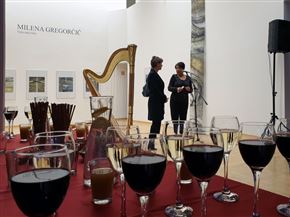Razstava Milene Gregorčič - Valovanja linij