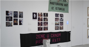Spoznanje! Upor! Reakcija! Performans in politika v devetdesetih letih v pojugoslovanskem kontekstu